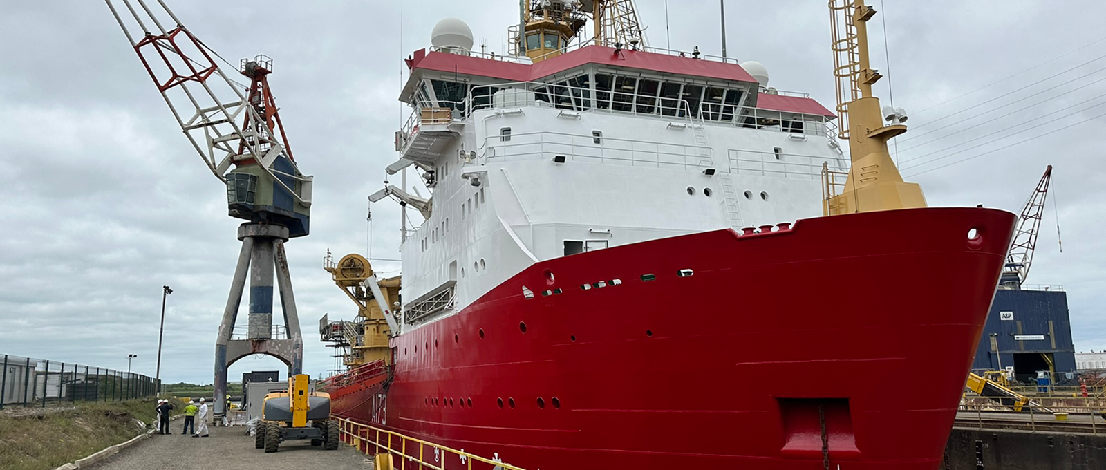 保护 HMS Protector – 英国 Kvasir 集团