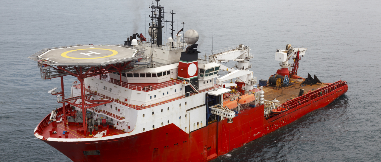 适用于海上补给船的穿隔系统