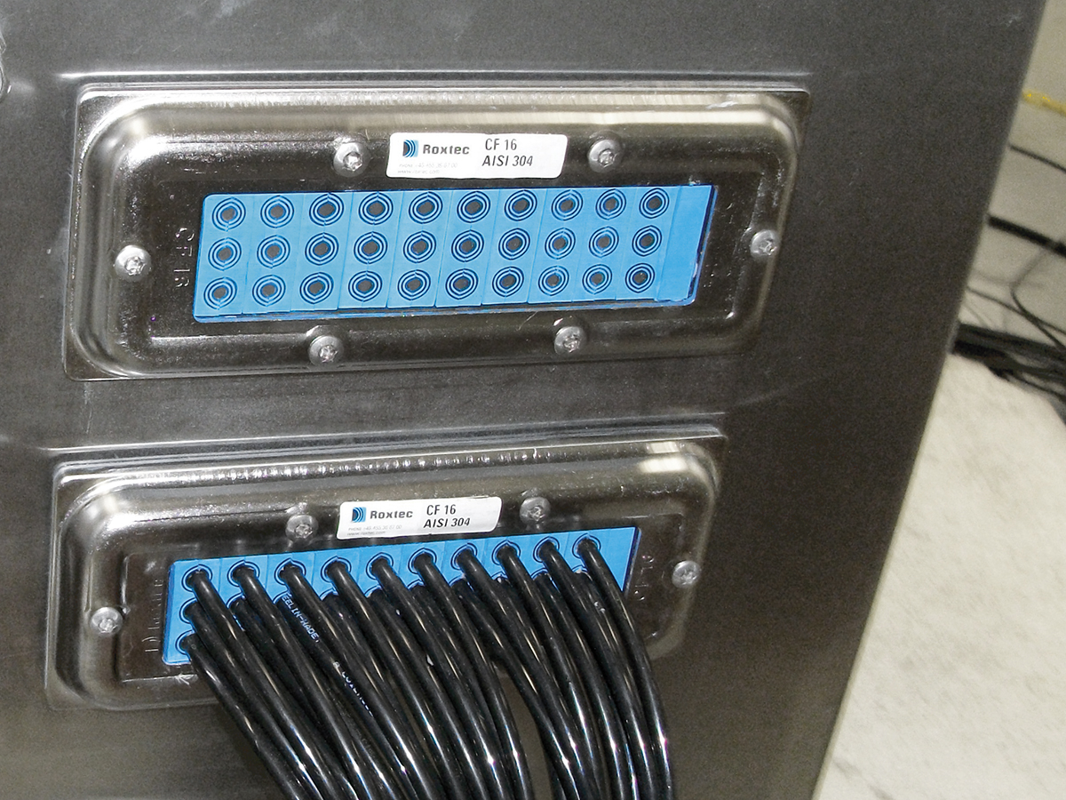 酷游KU游官网
 CF 16 穿隔系统