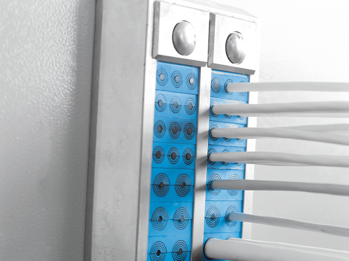 酷游KU游官网
 CF 8/32 穿隔系统