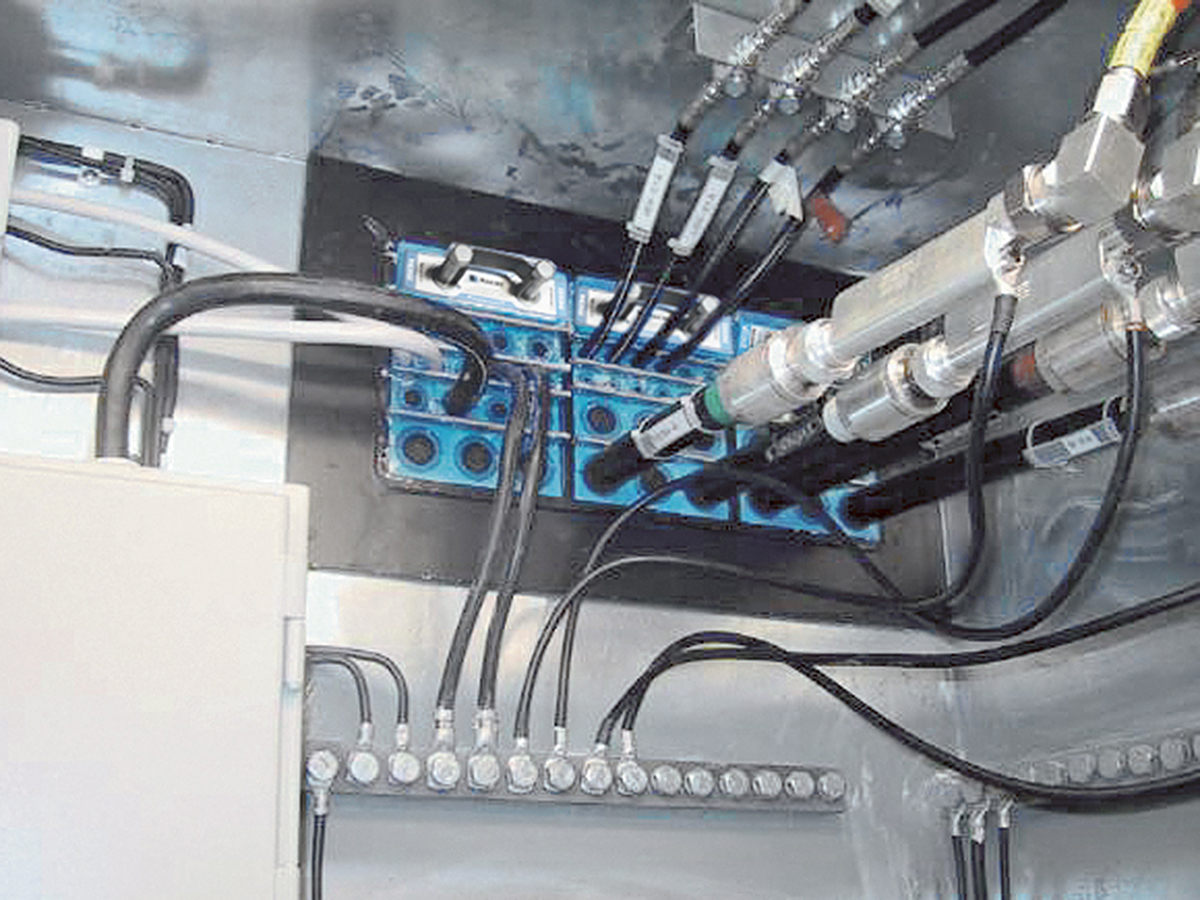 酷游KU游官网
 G 型穿隔系统