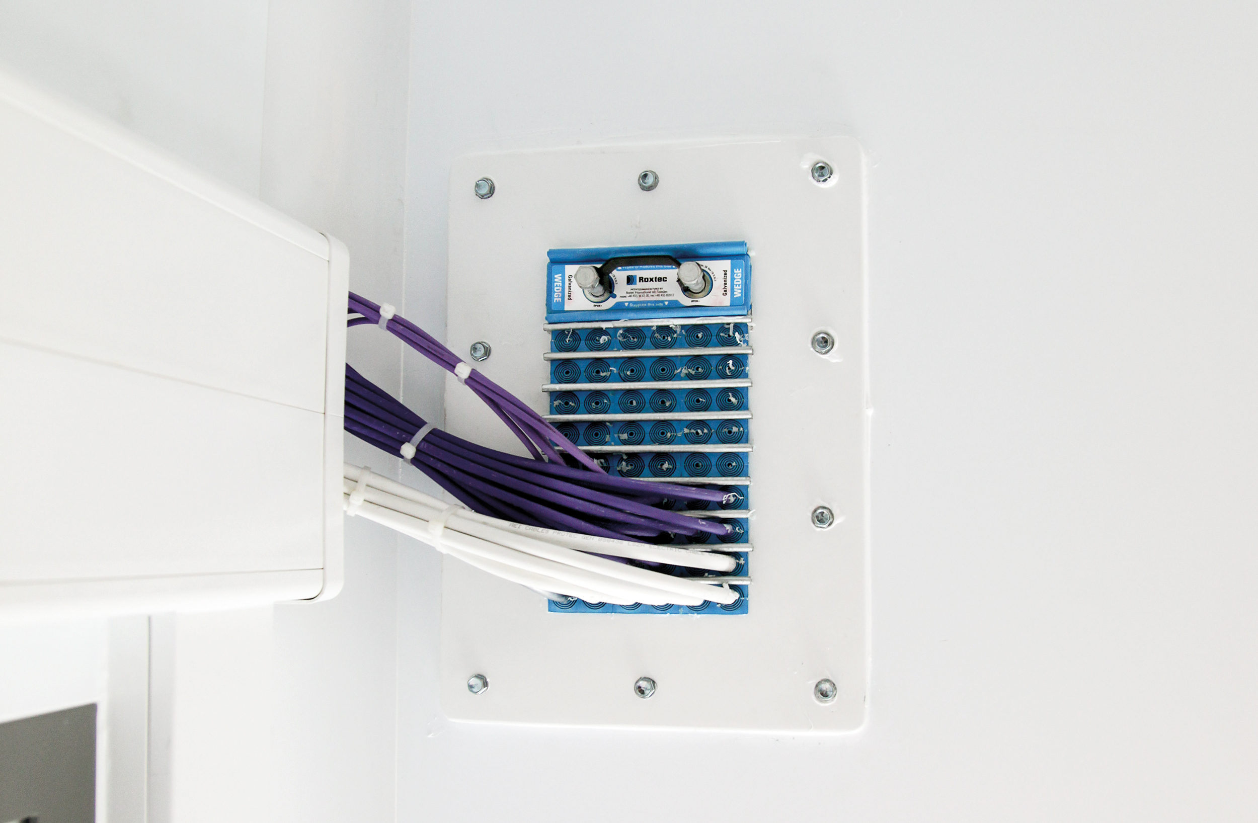 酷游KU游官网
 GH 穿隔系统