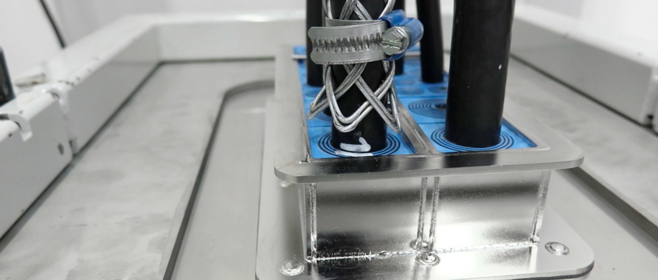 观看如何测试电缆的固定能力